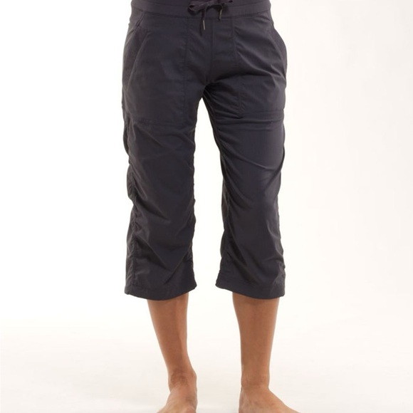 Lululemon 🍋 Dance Studio Crop in Coal - Picture 3 of 8